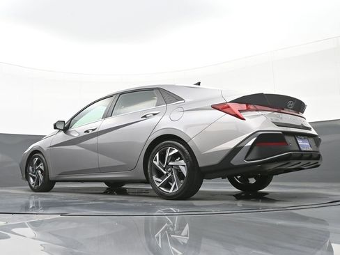 Certified 2024 Hyundai Elantra Limited FWD image 46