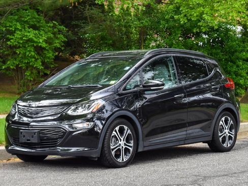 Used 2020 Chevrolet Bolt Premier w/ Infotainment Package FWD image 2