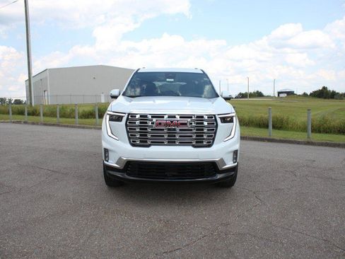 New 2026 GMC Acadia Denali w/ Super Cruise Package image 5
