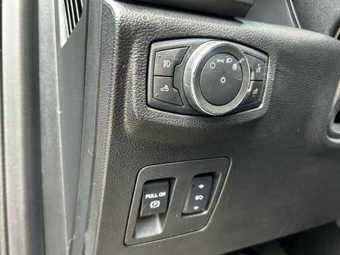 Used 2018 Ford F150 XLT w/ Equipment Group 302A Luxury AWD/4WD image 16