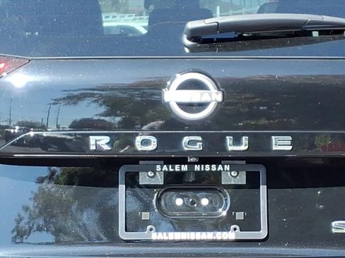 Used 2022 Nissan Rogue SV w/ SV Premium Package image 7