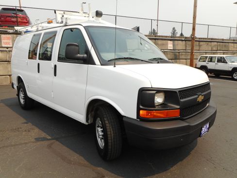 Used 2016 Chevrolet Express 2500 w/ Cold Climate Package RWD image 1