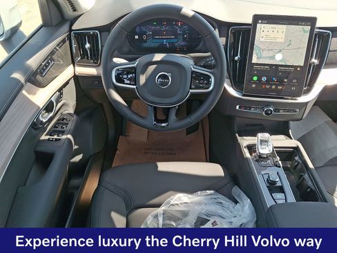 New 2026 Volvo XC90 T8 Plus w/ Protection Package Premier AWD/4WD image 8