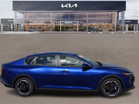 New 2025 Kia K4 EX image 2