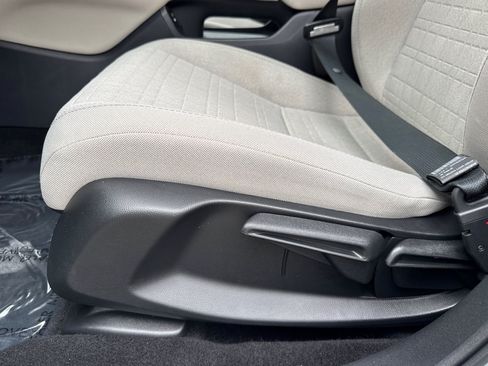 Used 2025 Honda HR-V LX image 14