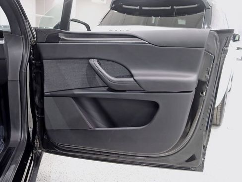 Used 2023 Tesla Model X Plaid image 28