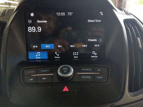 Used 2017 Ford Escape SE w/ Equipment Group 201A FWD image 25