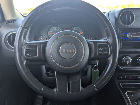 Used 2016 Jeep Patriot Latitude FWD image 15