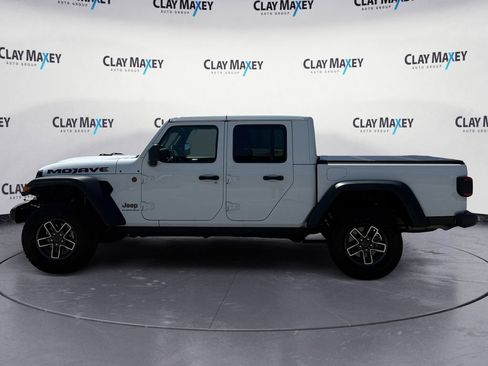 Used 2025 Jeep Gladiator Mojave w/ Convenience Group AWD/4WD image 2