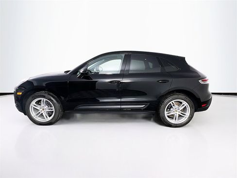 New 2026 Porsche Macan image 2