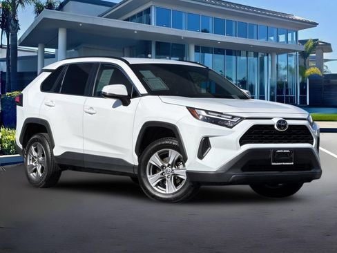 Used 2024 Toyota RAV4 XLE FWD image 1