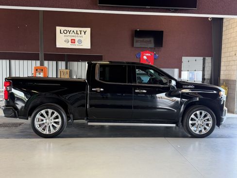 Used 2019 Chevrolet Silverado 1500 High Country w/ Trailer Camera Package AWD/4WD image 4