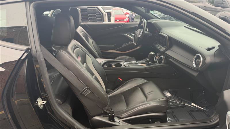 Used 2020 Chevrolet Camaro SS RWD image 6