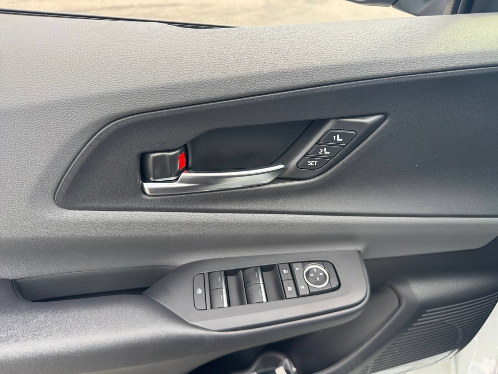 New 2027 Toyota Prius Limited FWD image 17