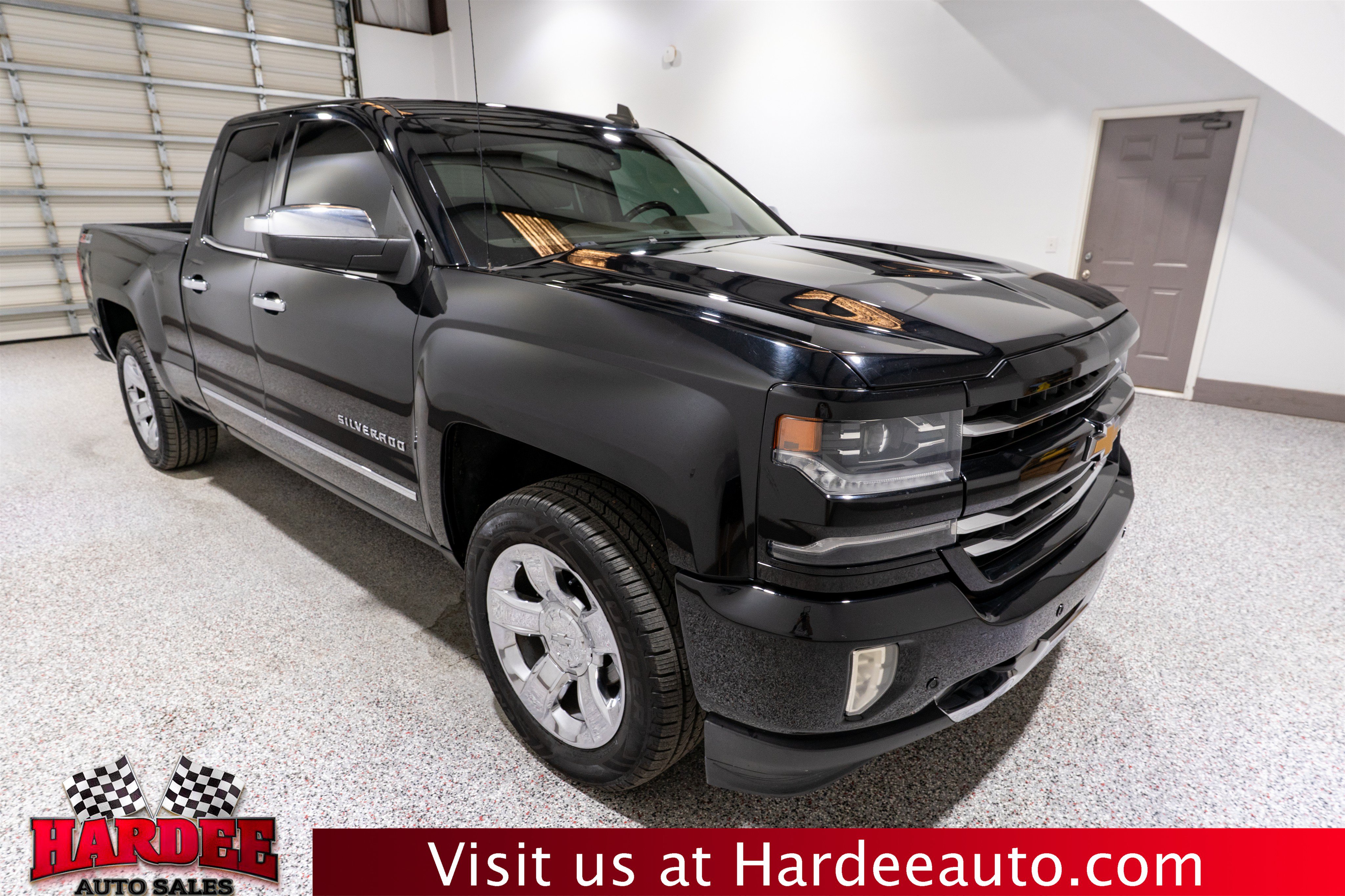 Used 2017 Chevrolet Silverado 1500 LTZ Z71 w/ LTZ Plus Package AWD/4WD image 6