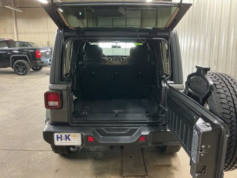 Used 2021 Jeep Wrangler Unlimited Sahara w/ Cold Weather Group image 8