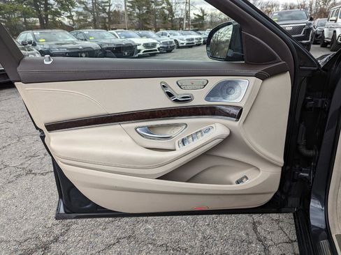 Used 2018 Mercedes-Benz S 560 4MATIC Sedan image 11