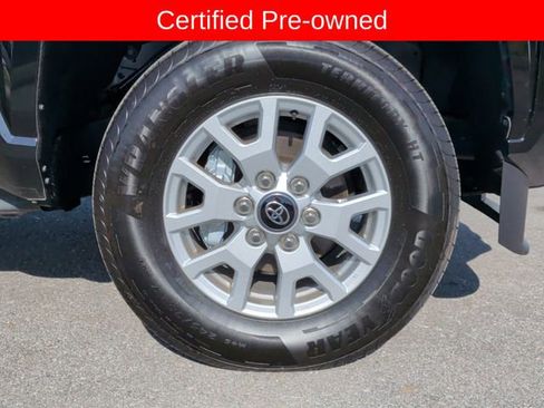 Used 2025 Toyota Tacoma SR5 AWD/4WD image 9