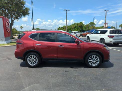 Certified 2019 Nissan Rogue SV FWD image 3