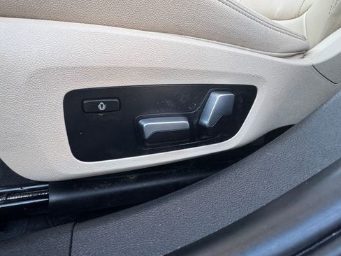 Used 2019 BMW 330i xDrive Sedan w/ Driving Assistance Package image 32