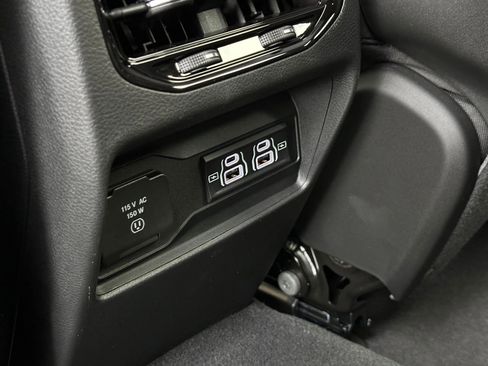 New 2025 Jeep Grand Cherokee Laredo X w/ Luxury Tech Group I image 27