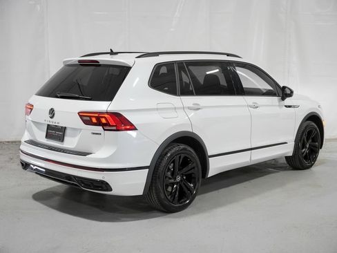 Used 2024 Volkswagen Tiguan SE R-Line AWD/4WD image 6