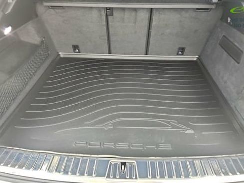 Used 2024 Porsche Cayenne Coupe AWD/4WD image 15