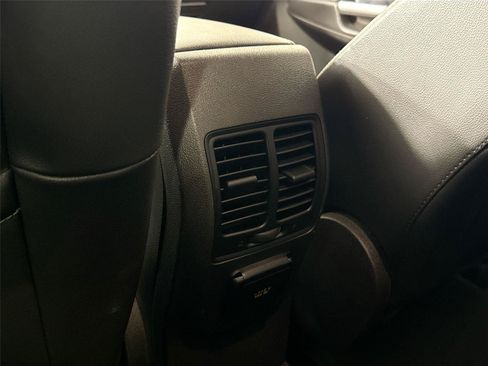 Used 2019 Ford Escape Titanium FWD image 33