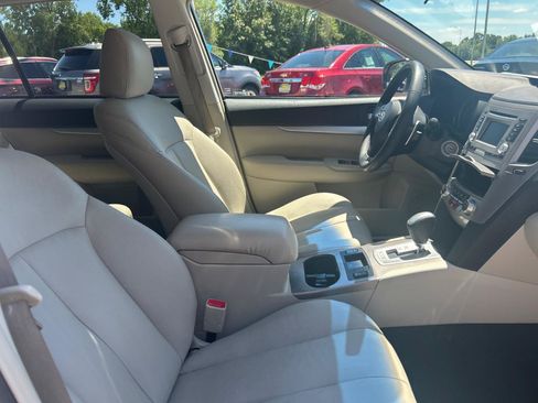 Used 2014 Subaru Outback 2.5i Premium w/ Accessory Value Package (OYT) AWD/4WD image 23