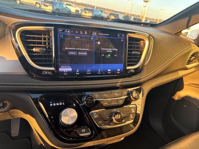 Used 2022 Chrysler Pacifica Touring-L w/ S Appearance Package FWD image 24