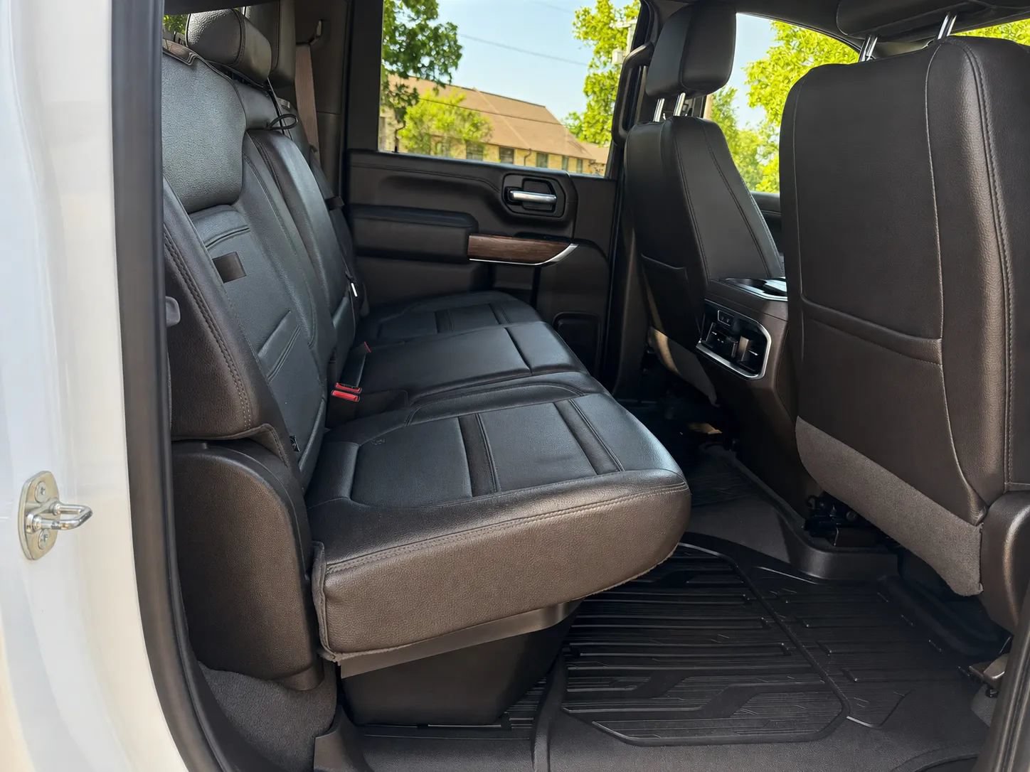 Used 2023 GMC Sierra 2500 Denali w/ Technology Package AWD/4WD image 11
