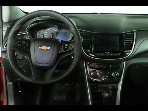 Used 2022 Chevrolet Trax LS w/ Tint and Cruise Package AWD/4WD image 13