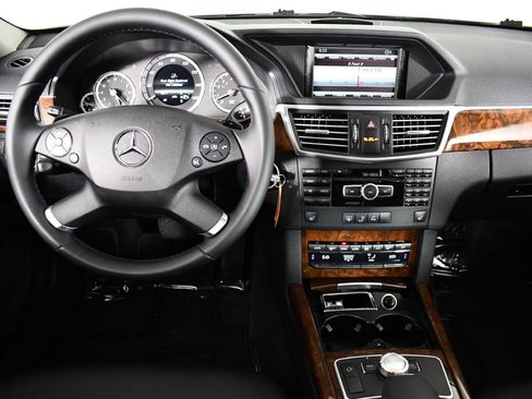 Used 2013 Mercedes-Benz E 350 Sedan image 35
