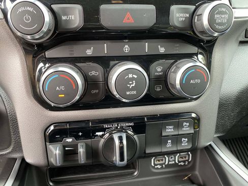 Certified 2022 RAM 1500 Big Horn AWD/4WD image 15