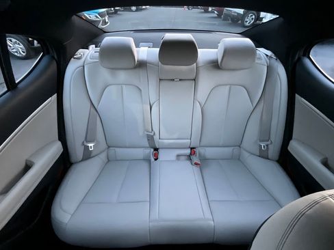 Used 2025 Genesis G70 2.5T image 13