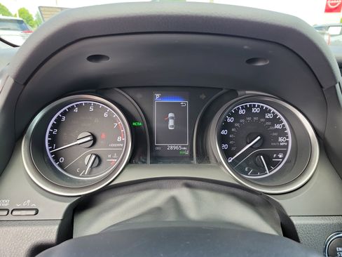 Used 2022 Toyota Camry SE w/ Convenience Package FWD image 23