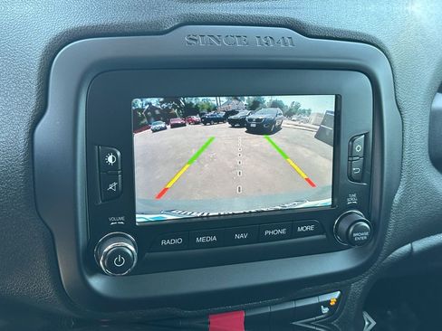 Used 2016 Jeep Renegade Trailhawk w/ Premium Trailhawk Package AWD/4WD image 24