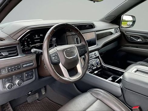 Used 2023 GMC Yukon Denali w/ Denali Reserve Package AWD/4WD image 17