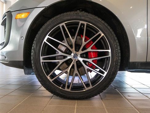 Certified 2023 Porsche Macan S AWD/4WD image 11