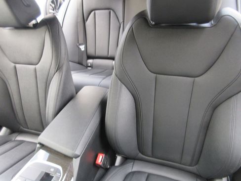 Used 2021 BMW 330i Sedan w/ Premium Package image 12