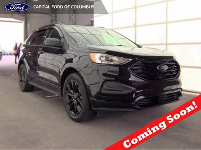 Used 2022 Ford Edge SE w/ Black Appearance Package