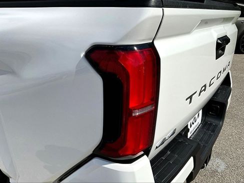 Used 2024 Toyota Tacoma SR5 AWD/4WD image 22