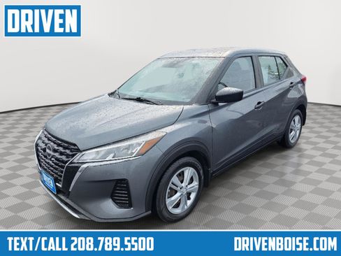 Used 2022 Nissan Kicks S FWD image 1