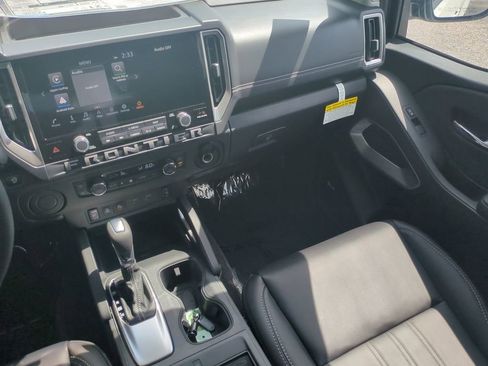 New 2025 Nissan Frontier SL image 14