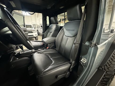 Used 2013 Jeep Wrangler Unlimited Rubicon AWD/4WD image 39