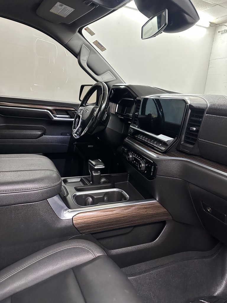 Used 2023 Chevrolet Silverado 1500 RST AWD/4WD image 40