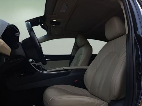 Used 2019 Toyota Avalon XLE w/ Moonroof Package image 9