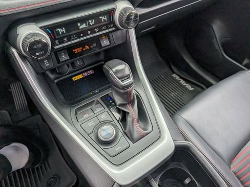 Used 2022 Toyota RAV4 XSE w/ Weather Package image 17