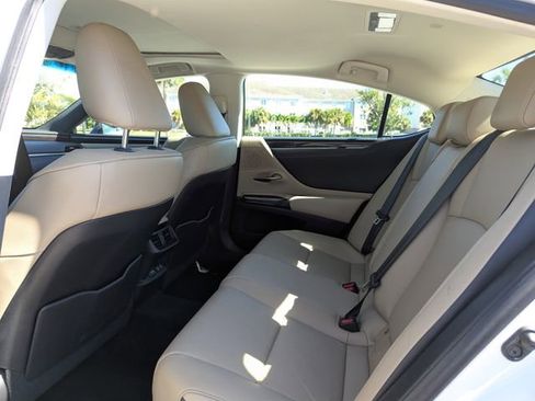 Used 2020 Lexus ES 350 w/ Premium Package image 15