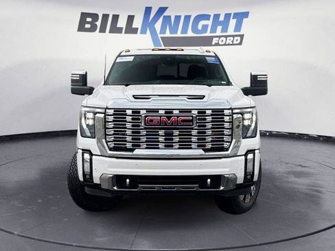 Used 2025 GMC Sierra 2500 Denali w/ Denali Reserve Package AWD/4WD image 8